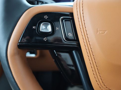 Used 2025 Lincoln Aviator Black Label image 17