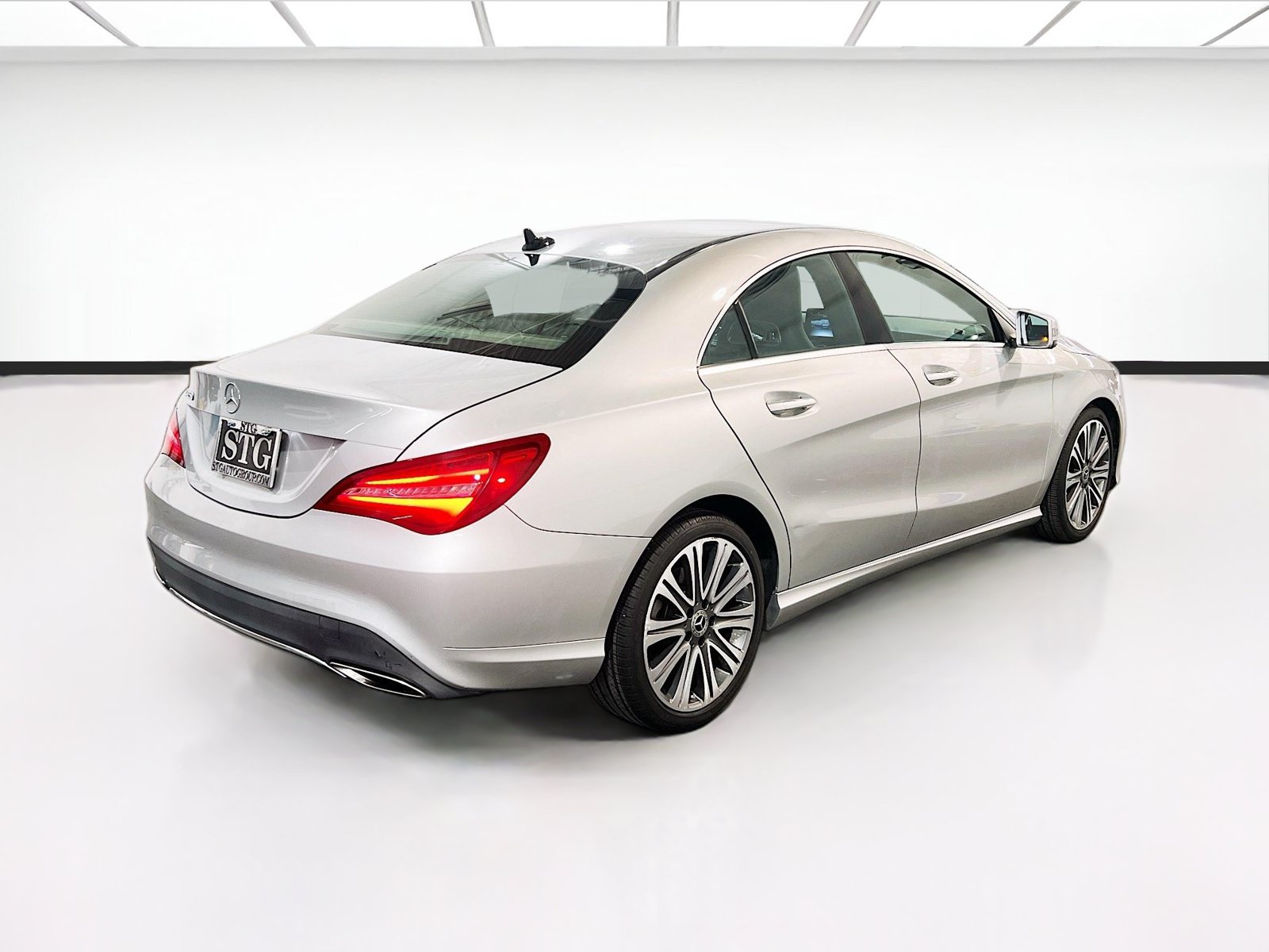 Used 2019 Mercedes-Benz CLA 250 image 4