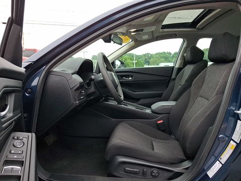 Used 2023 Honda Accord EX image 14
