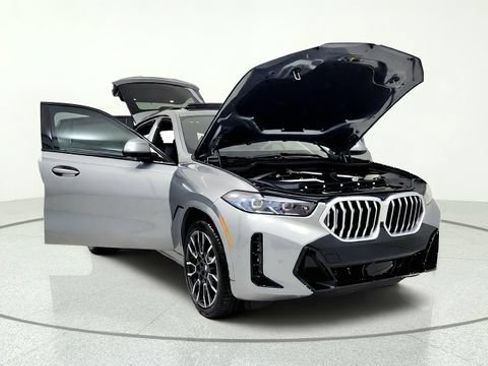 Used 2026 BMW X6 xDrive40i AWD/4WD image 12