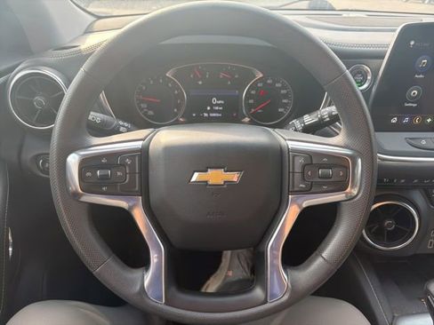 Used 2024 Chevrolet Blazer LT w/ Convenience Package FWD image 16