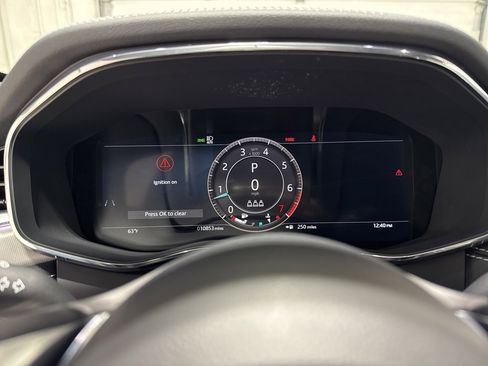 Used 2025 Jaguar F-PACE R-Dynamic S image 22