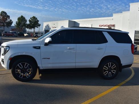 Used 2024 GMC Yukon AT4 image 10