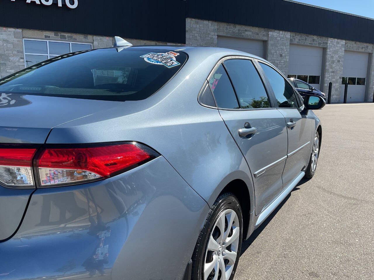 Used 2023 Toyota Corolla LE FWD image 8