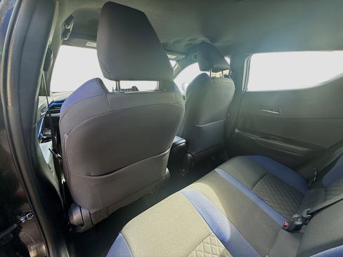 Used 2021 Toyota C-HR XLE image 23