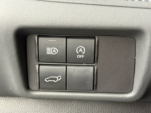 Used 2024 Toyota Highlander XLE image 25