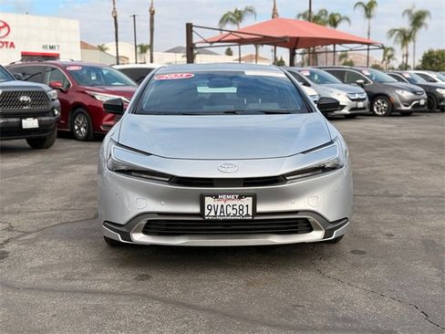 Used 2025 Toyota Prius Plug-In Hybrid image 2