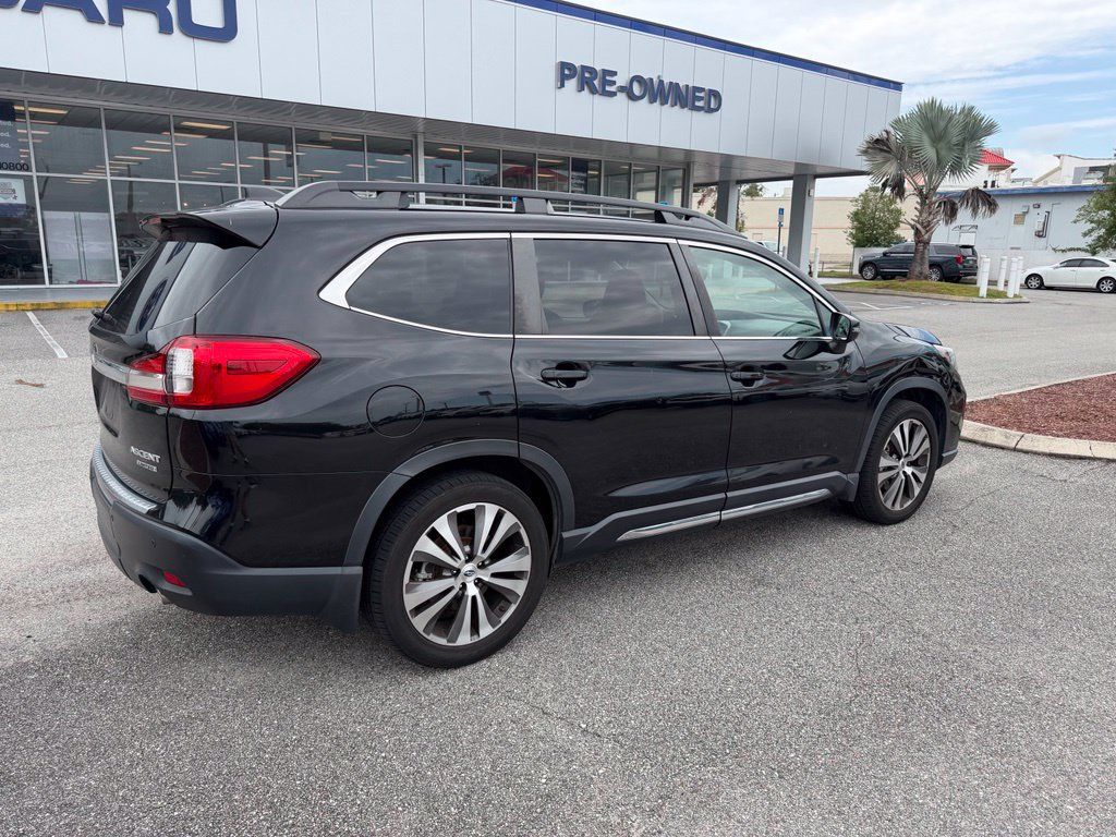 Used 2022 Subaru Ascent Limited w/ Technology Package AWD/4WD image 3