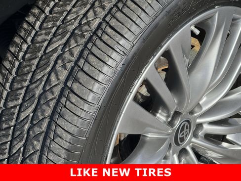 Used 2022 Toyota Highlander Platinum image 11