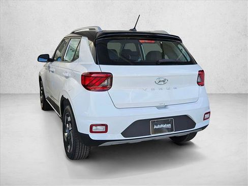 New 2026 Hyundai Venue SEL image 8