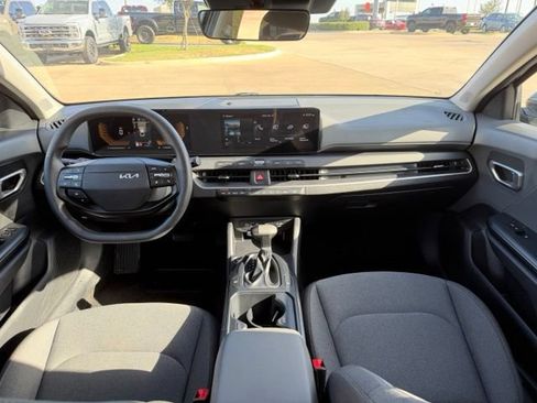 Used 2025 Kia K4 FWD image 24