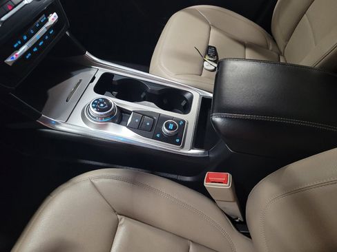 Used 2020 Ford Explorer XLT w/ Equipment Group 202A image 26