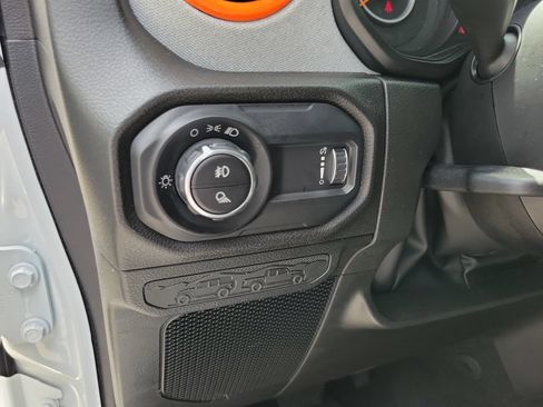 Used 2024 Jeep Gladiator Sport AWD/4WD image 14