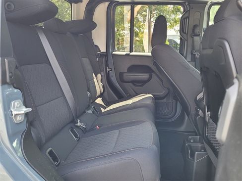 New 2025 Jeep Gladiator Mojave image 15