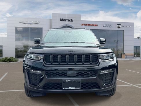 Used 2026 Jeep Grand Cherokee L Limited w/ Limited Altitude Package AWD/4WD image 3