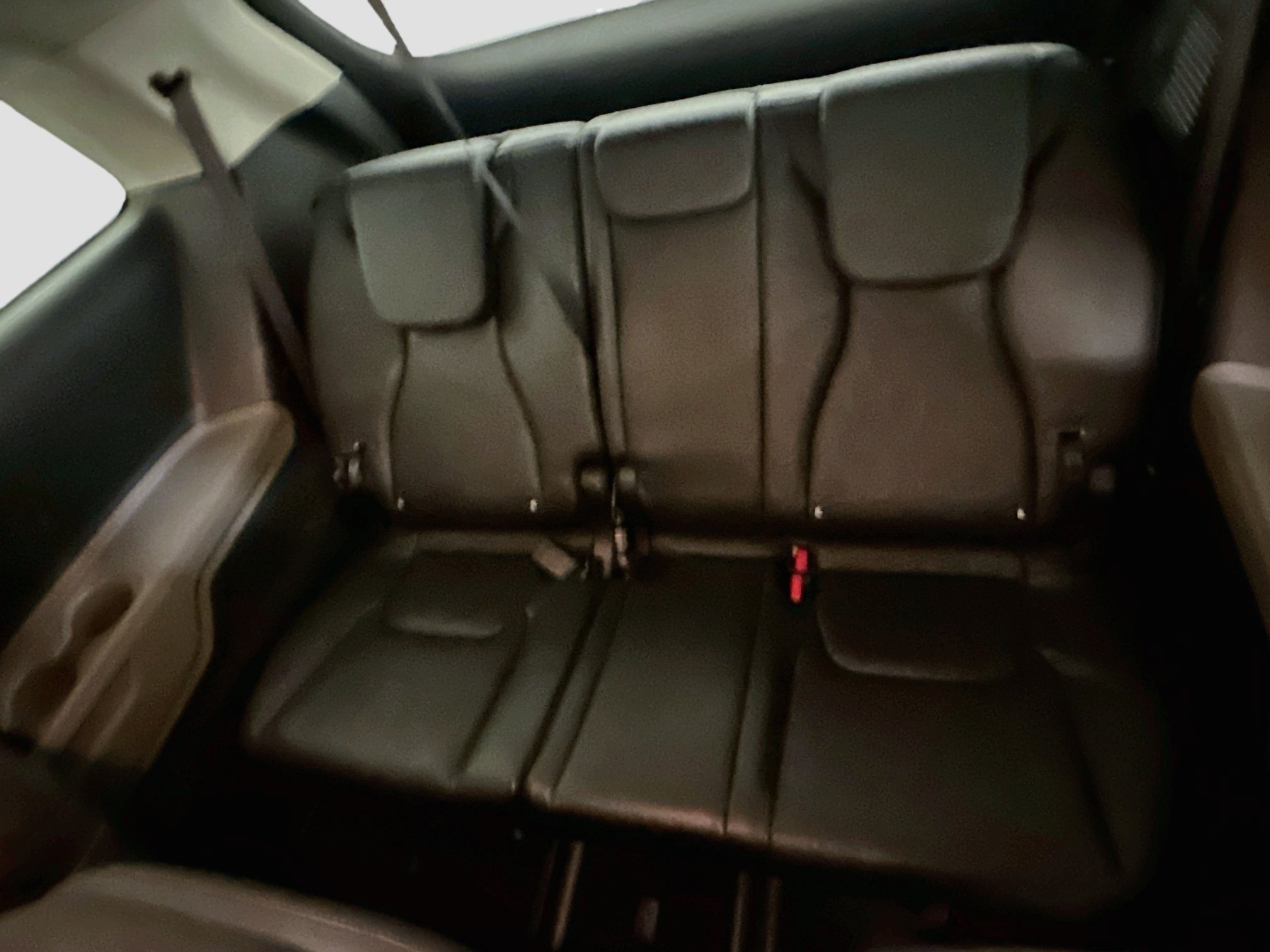Used 2025 Kia Carnival FWD image 30