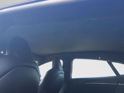 Used 2024 Tesla Model S Base image 15