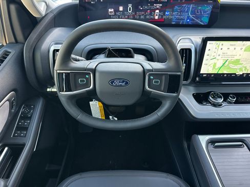 New 2025 Ford Expedition Active image 16
