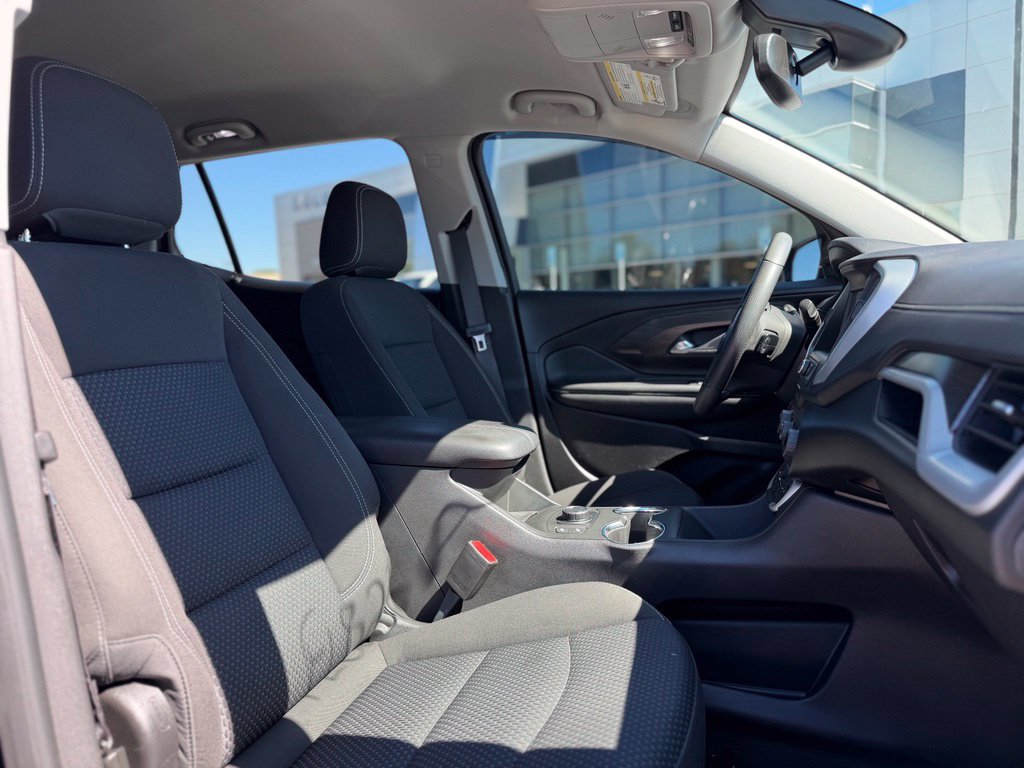 Used 2022 GMC Terrain SLE w/ Driver Convenience Package AWD/4WD image 10
