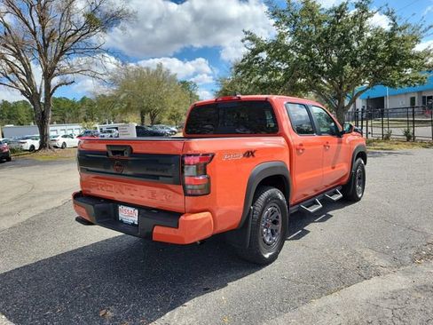 Used 2025 Nissan Frontier PRO-4X image 2