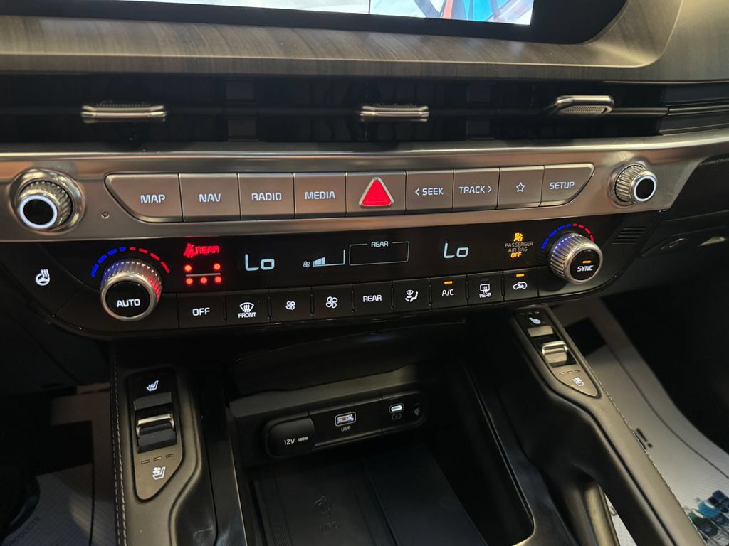 Used 2023 Kia Telluride AWD image 15
