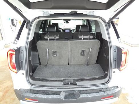 Used 2023 GMC Acadia SLT image 25