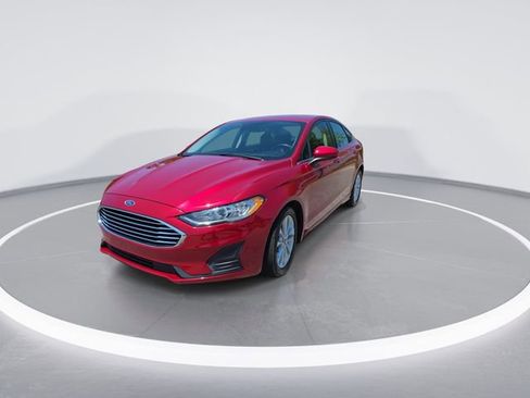 Used 2020 Ford Fusion SE FWD image 3