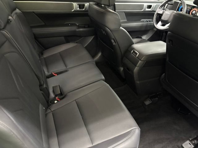Used 2026 Hyundai Santa Fe SEL FWD image 11