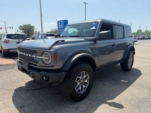 Used 2025 Ford Bronco Badlands AWD/4WD image 4