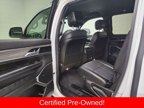 Certified 2024 Jeep Wagoneer Series II image 25