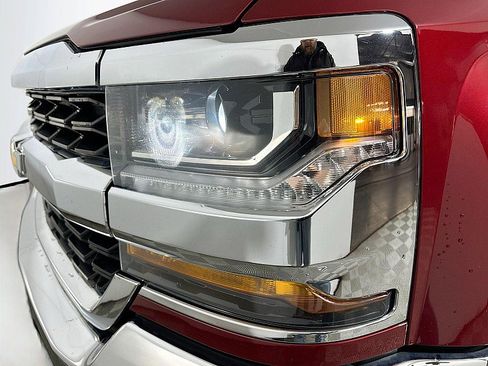 Used 2018 Chevrolet Silverado 1500 LT w/ All Star Edition image 23