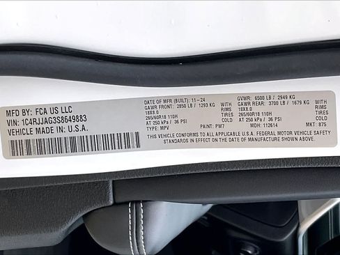 Used 2025 Jeep Grand Cherokee L Altitude RWD image 18
