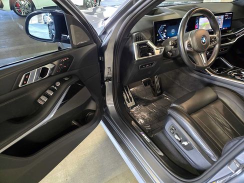 Used 2024 BMW X7 M60i w/ Climate Comfort Package AWD/4WD image 28