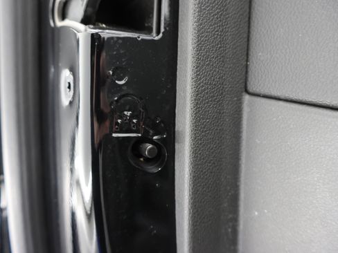 Used 2024 Chevrolet Silverado 3500 LT w/ Convenience Package image 38