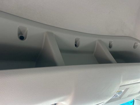 Used 2020 Nissan NV 2500 SV w/ Back Door Glass Package image 15