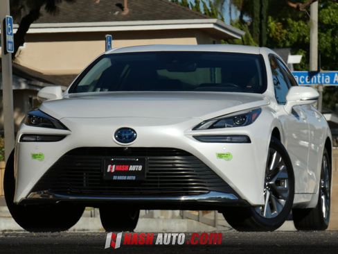 Used 2022 Toyota Mirai w/ Advanced Technology Package RWD image 2