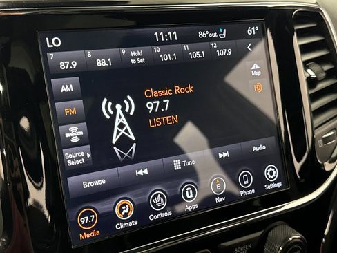 Used 2020 Jeep Grand Cherokee Overland image 3