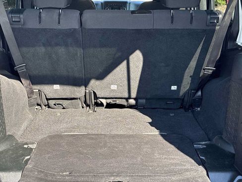 Used 2018 Jeep Wrangler Unlimited Sport S AWD/4WD image 19