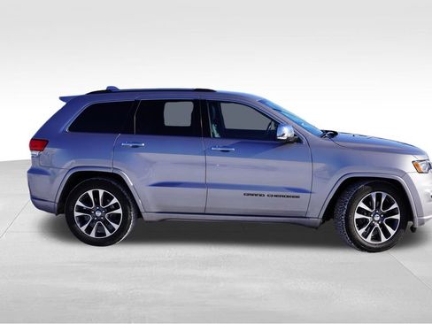 Used 2018 Jeep Grand Cherokee Overland image 3