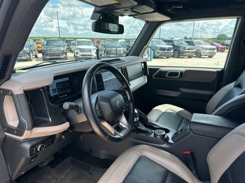 Used 2023 Ford Bronco Wildtrak AWD/4WD image 11