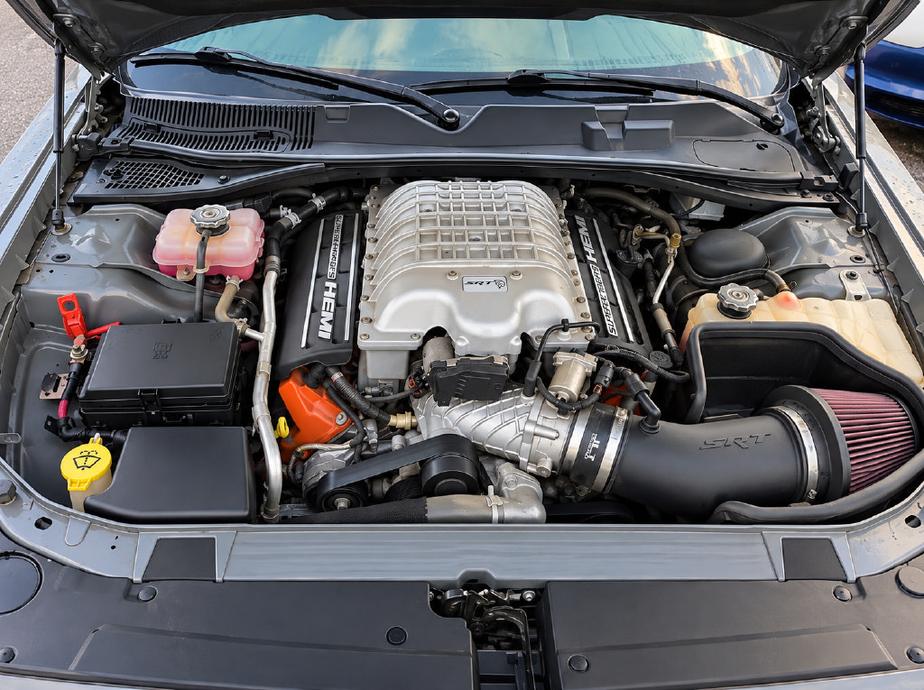Used 2018 Dodge Challenger SRT Hellcat RWD image 12