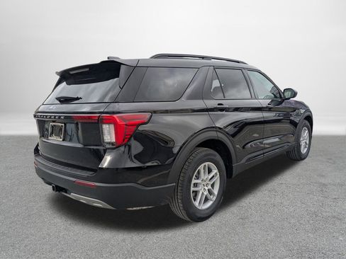 New 2026 Ford Explorer Active RWD image 3