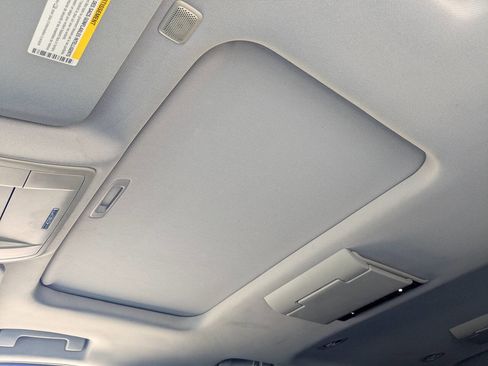 Used 2016 GMC Yukon XL SLT w/ Open Road Package image 19