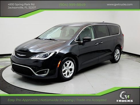 Used 2017 Chrysler Pacifica Touring Plus w/ Tire & Wheel Group FWD image 1