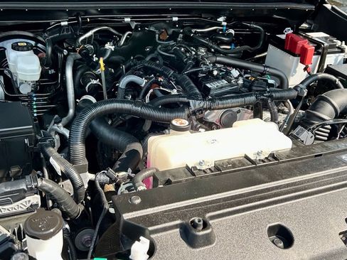 Certified 2025 Toyota 4Runner SR5 AWD/4WD image 25