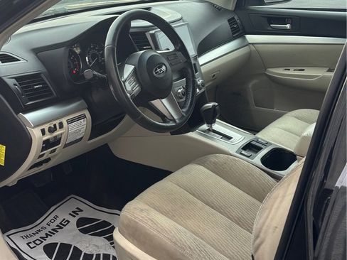 Used 2010 Subaru Outback 2.5i Premium image 12