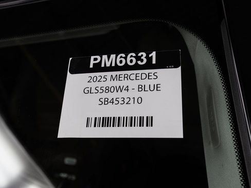 Used 2025 Mercedes-Benz GLS 580 4MATIC image 43