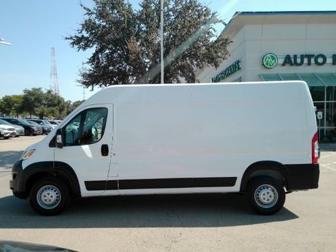 Used 2025 RAM ProMaster 2500 w/ Convenience Group FWD image 10