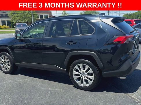 Used 2019 Toyota RAV4 XLE Premium w/ All Weather Liner Package AWD/4WD image 7