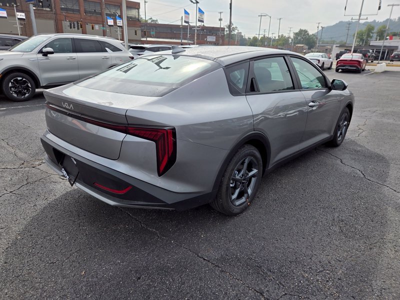 New 2026 Kia K4 FWD image 7